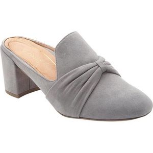 Vionic Presley gray suede heeled mule
